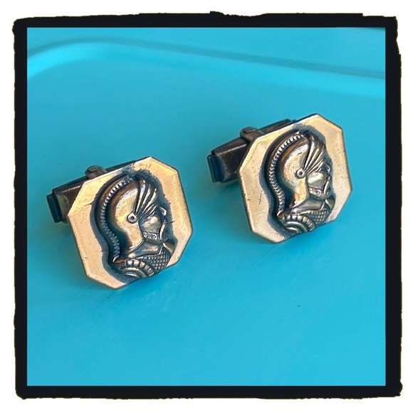 💕Beautiful Vintage Bronze Cufflinks Roman Soldier💕 - Picture 1 of 5